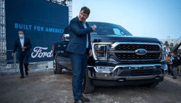 SKN | Ford Shares Rise as Sales Momentum and Earnings Surprises Reframe the Auto Outlook