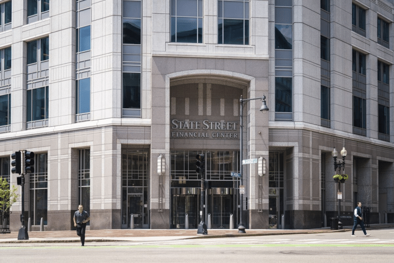 SKN | Financial Sector ETF Ends Flat as Banks Digest Rates, Earnings, and Policy Signals