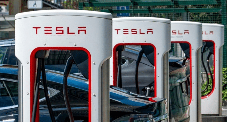 SKN | Tesla Shares Jump as Trade Signals and AI Narrative Rekindle Risk Appetite