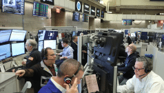 SKN | U.S. Stocks Grind Higher as Risk Appetite Firms and Volatility Stays Contained