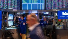 SKN | Mega-Cap Tech Powers Intraday Rally as Markets Position for Fed Minutes Volatility