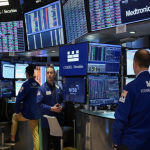 SKN | Are AI Fears Fading as Dow, S&P 500 and Nasdaq Edge Higher Ahead of Fed Minutes?