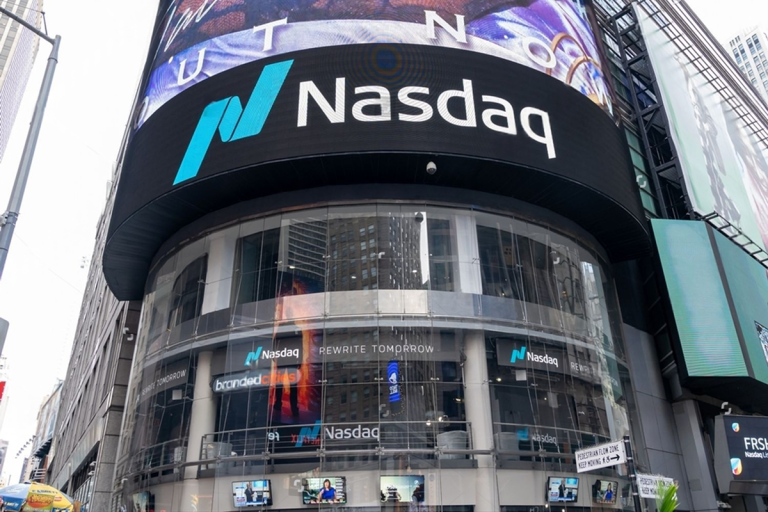 SKN | Nasdaq Composite Extends Gains on February 17 – Can Tech Momentum Push Toward Record Highs?