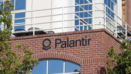 SKN | Can Palantir’s AI Expansion Justify Its Valuation as Market Momentum Fades?