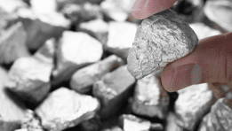 SKN | Silver Jumps 7.6% as Geopolitical Stress Reignites Demand for Hard Assets