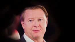 SKN | Verizon’s Pricing Strategy Backfires: What the Loss of 2.25 Million Customers Signals for the Telecom Giant