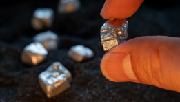 SKN | iShares Silver Trust (SLV) Surges 5.6% on February 27: Is Silver Reclaiming Momentum?