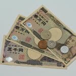 SKN | Is the Japanese Yen’s 1.47% Weekly Slide a Signal of Deeper Structural Weakness?