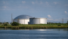 SKN | Why Are US Natural Gas Prices Falling Even as Global LNG Markets Face Supply Shocks?