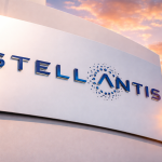 SKN | Why Is Stellantis Raising €5 Billion in Hybrid Bonds After Scaling Back Its EV Strategy?
