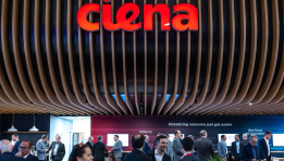 SKN | Ciena Surges on Monday—Earnings Strength or AI-Driven Network Demand Behind the Rally?