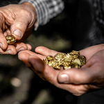 SKN | Gold Extends Weekly Gains as Investors Balance Safe-Haven Demand Against Iran Truce Expectations