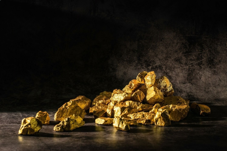 SKN | DUST Rises Nearly 2% on March 2: Are Gold Miners Facing Renewed Pressure?