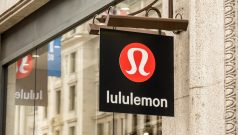 SKN | Lululemon Price Target Cut by Jefferies Ahead of Earnings as Leadership Concerns Grow