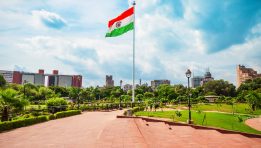 SKN | India Forces Banks to Unwind Rupee Bets, Squeezing Short Sellers