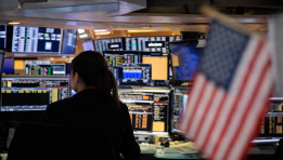 SKN | Why Are US Stock Futures Falling Despite Easing Oil Prices Amid Iran War Uncertainty?