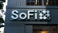 SKN | SoFi (SOFI) Growth Story Intact or Valuation Risk Building?