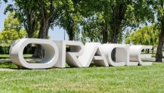 SKN | Is Oracle’s Layoff Strategy a Smart AI Pivot—or a Sign of Mounting Pressure?