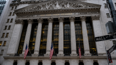 SKN | Stocks Waver as Hormuz Tensions Offset Earnings Optimism