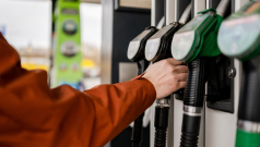 SKN | Gas Prices Face Turbulent Summer as Oil Markets Brace for Renewed Volatility