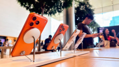 SKN | Apple Gains on Strong iPhone Sales but Supply Constraints Threaten Margin Stability