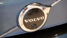 SKN | Volvo Expands U.S. EV Strategy as EX60 Launch Signals Shift Toward Local Production