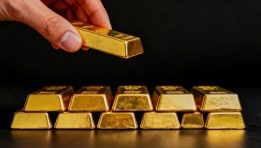 SKN | Gold at $6,000 — Realistic Breakout or Market Speculation?