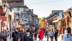 SKN | Asian Markets Trade Mixed on May 8 as China Holds Gains While Korea and Australia Extend Losses