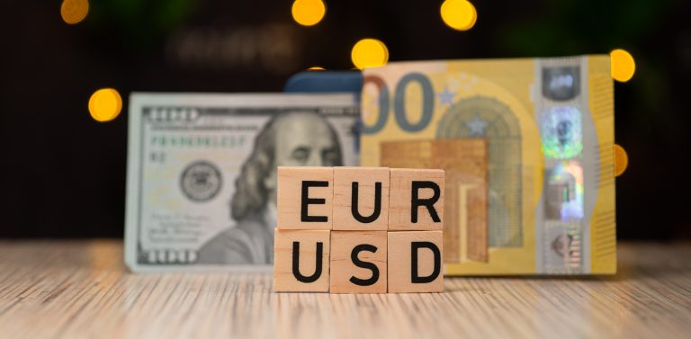 SKN | EUR/USD Pair Contracts a Marginal 0.08% Weekly: Is the Transatlantic Exchange Rate Pricing in a Policy Stalemate?