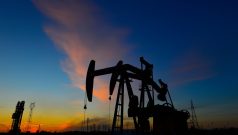 SKN | Can Oil Prices Hold Steady as Hormuz Risk Eases While AI Rally Pushes Equities to Record Highs?