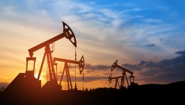 SKN | Oil Surges as Strait of Hormuz Remains Disrupted Following Trump’s Rejection of Iran Proposal