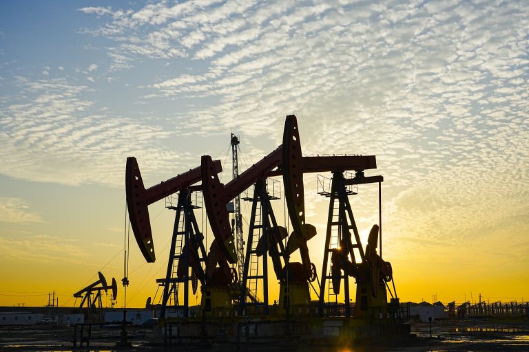 SKN | Oil Prices Surge as US–Iran Tensions Rekindle Supply Risk Concerns