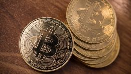 SKN | Bitcoin Falls Below $60,000 as Crypto Bear Market Deepens Amid Macro and Industry Pressures