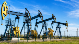 SKN | Oil Posts Steepest Quarterly Decline Since 2020 as Strait of Hormuz Flows Recover