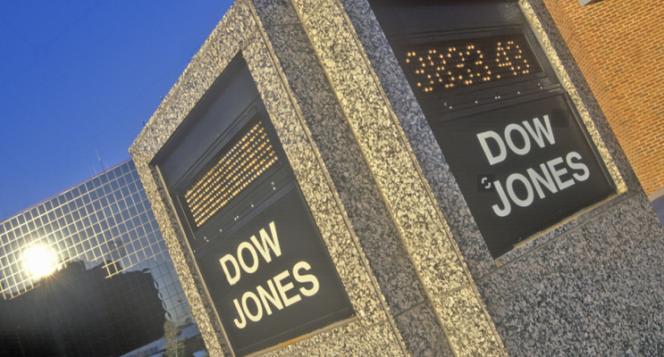 SKN | Dow Jones Rebounds 0.98% to 52,573.29: Are Blue-Chip Industrials Regaining Traction Despite Weekly Contraction?