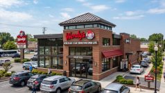 SKN | Why Are Wendy’s and Jack in the Box Stocks Falling? What Investors Should Know