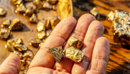 SKN | Gold Futures Advance 1.45% Weekly to $4,070.80 as Safe-Haven Buying and Technical Rebound Offset Yield Pressures