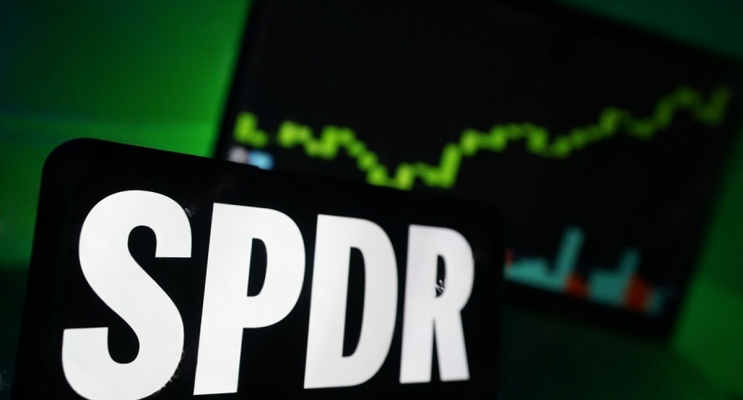 SKN | SPY ETF Advances as Broad Market Strength Lifts S&P 500 Exposure