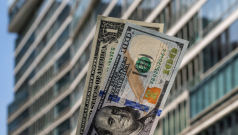 SKN | US Dollar Index Stabilizes at 99.81 After Mid-Week Spike — Can the Greenback Maintain Dominance Amid Evolving Global Macro Headwinds?