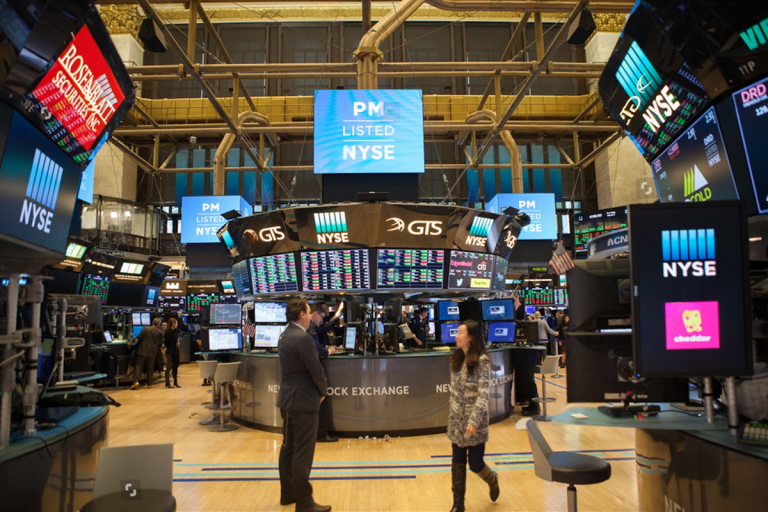 SKN | U.S. Markets Turn Cautious as Volatility Climbs and Major Equity Benchmarks Slip