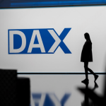 SKN | DAX Index Reclaims 25,000 as Friday Surge Caps 1.08% Weekly Gain for German Blue-Chips