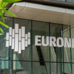 SKN | Euronext 100 Index (^N100) Softens 0.31% Daily to 1,881.16 as 1.07% Weekly Pullback Holds Above 1,874 Low