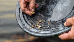 SKN | Gold Aug 26 (GC=F) Holds 0.97% Weekly Gain at 4,107.00 Despite 1.29% Daily Pullback as Safe-Haven Demand Anchors Metals