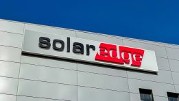 SKN | Clean Energy Meets EV Headwinds: Why SolarEdge and Lucid Shares Are Sliding