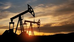 SKN | How Does the United States Oil Fund ETF Provide Exposure to Global Crude Oil Markets?