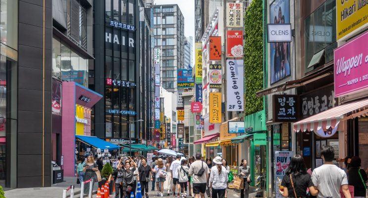 SKN | Asian Markets Mostly Higher on June 18 as Nikkei and KOSPI Lead Gains While Hong Kong Remains Under Pressure