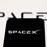 SKN | SpaceX or Amazon: Which Growth Giant Offers the Better Long-Term Opportunity After SpaceX’s Pullback?