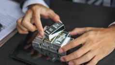 SKN | Silver Futures Rise 4.02% in Five Sessions as December Contract Holds Above $67