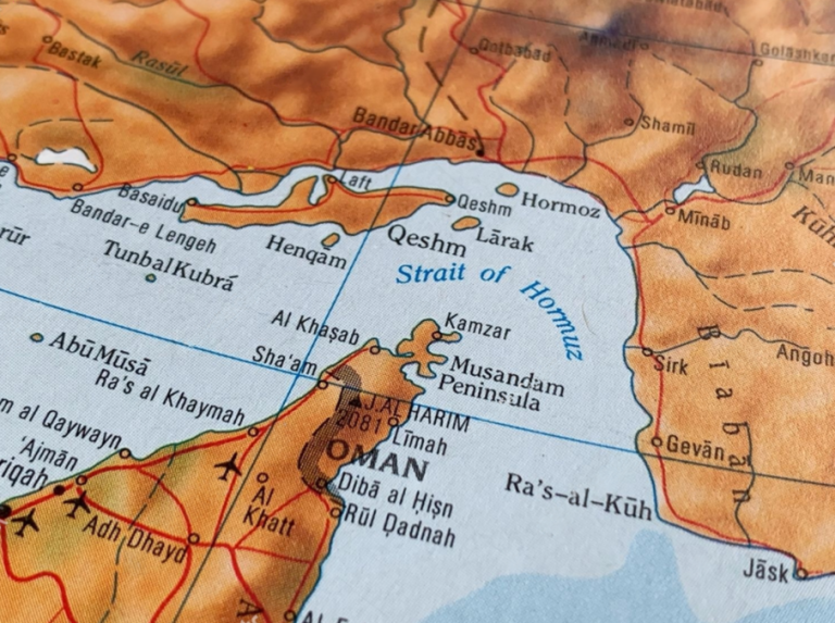 SKN | Strait of Hormuz in Focus as Iran Weighs European Mine-Clearing Proposal