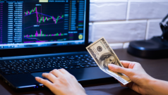 SKN | US Dollar Index Edges Higher as Macroeconomic Volatility and Rate Reassessments Anchor Greenback Strength
